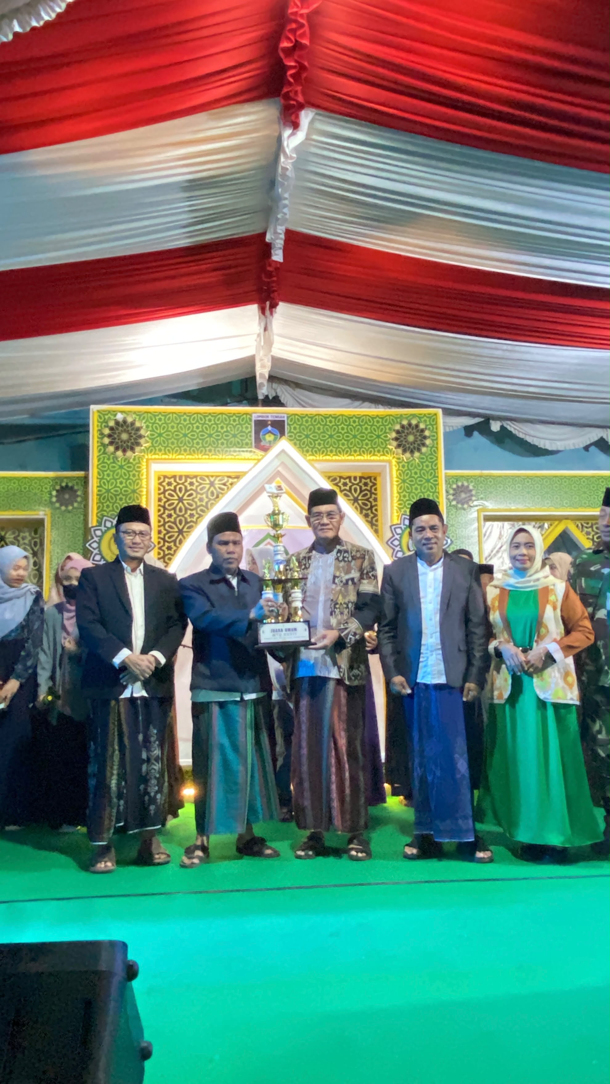 Wakil Bupati Lombok Tengah menutup Secara Resmi MTQ XXXII dan Festival LASQI Tingkat Kecamatan Batukliang