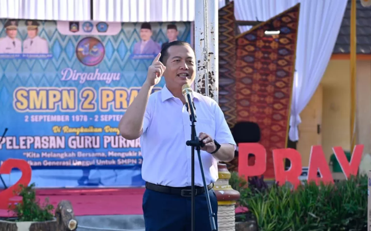 GUBERNUR NTB HADIRI REUNI ALUMNI SMPN 2 PRAYA, KEMBALI KE ALMAMATER DAN BERBAGI MOTIVASI